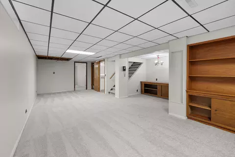Living - 242 Orchard Ct, Silvis, IL 61282 photo 6 of 6