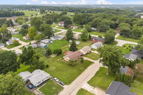 View/Area - 242 Orchard Ct, Silvis, IL 61282 photo 1 of 4