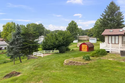 Exterior - 242 Orchard Ct, Silvis, IL 61282 photo 9 of 9