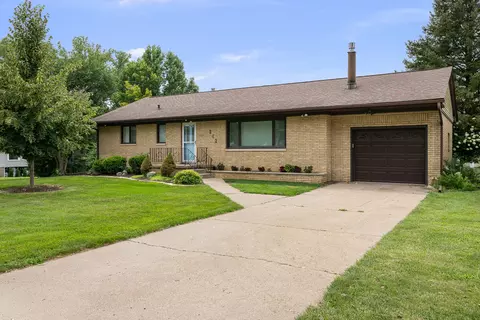 Exterior - 242 Orchard Ct, Silvis, IL 61282 photo 3 of 9