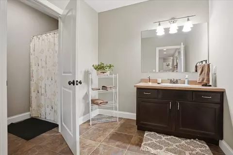 Bath - 1203 Silver Oak Cir, Normal, IL 61761 photo 5 of 5