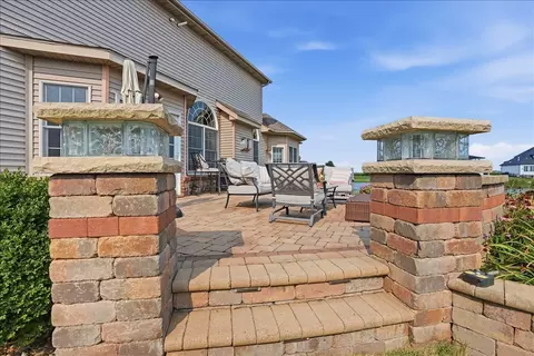 Exterior - 1203 Silver Oak Cir, Normal, IL 61761 photo 6 of 9