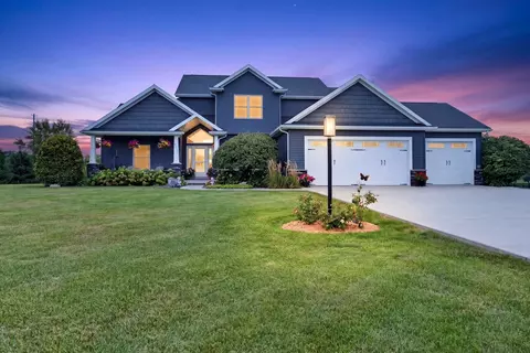 Exterior - 9571 Crossbow Dr, Bloomington, IL 61705 photo 11 of 30
