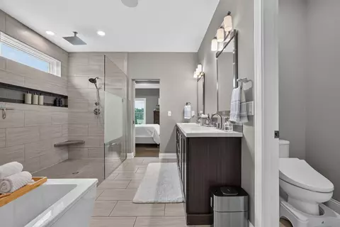 Bath - 9571 Crossbow Dr, Bloomington, IL 61705 photo 5 of 8