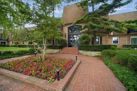 1220 Park Ave W #132, Highland Park, IL 60035