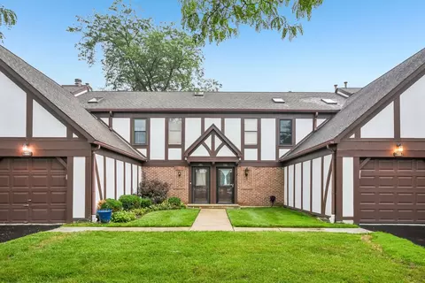 7353 Canterbury Pl, Downers Grove, IL 60516