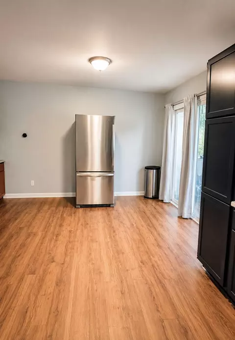 Kitchen - 1404 E 20th St, Sterling, IL 61081 photo 2 of 2