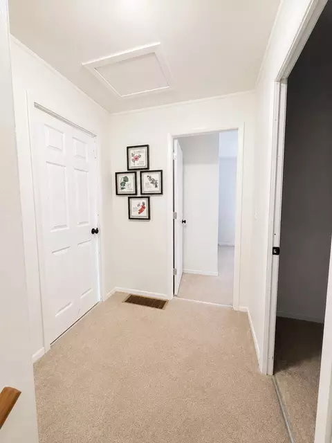 Entry Way - 1404 E 20th St, Sterling, IL 61081 photo 1 of 2