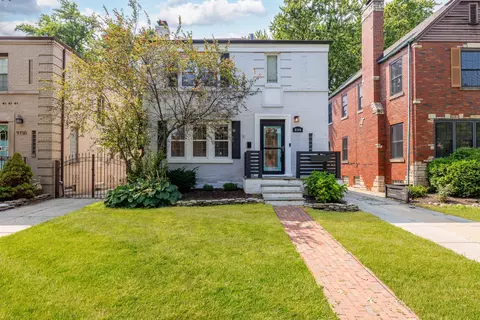 9146 S Oakley Ave, Chicago, IL 60643