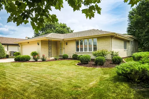 7453 Cashew Dr, Orland Park, IL 60462