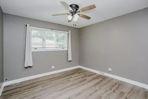 Bedroom - 711 Schiller St, Itasca, IL 60143 photo 1 of 6