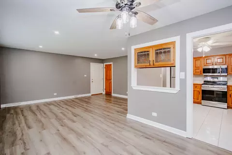 Living - 711 Schiller St, Itasca, IL 60143 photo 3 of 3