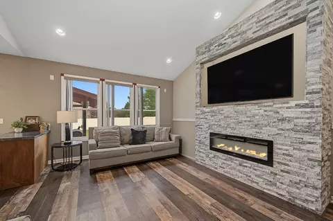 Living - 11323 Glenbrook Cir, Plainfield, IL 60585 photo 4 of 4