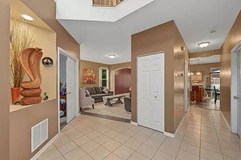 Entry Way - 11323 Glenbrook Cir, Plainfield, IL 60585 photo 2 of 5