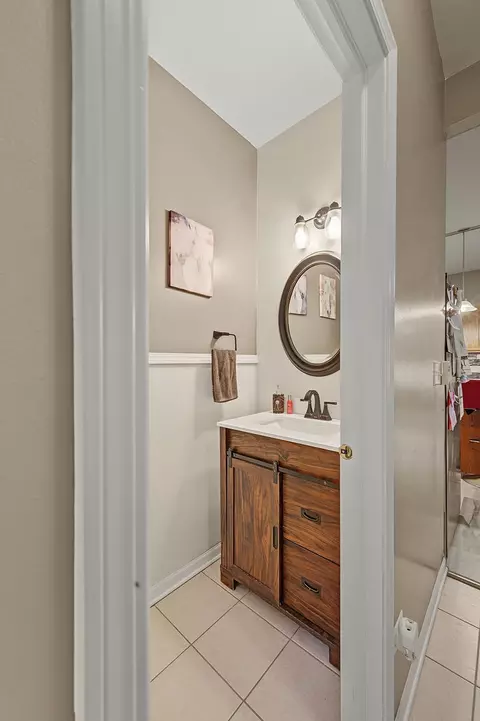 Bath - 11323 Glenbrook Cir, Plainfield, IL 60585 photo 1 of 6