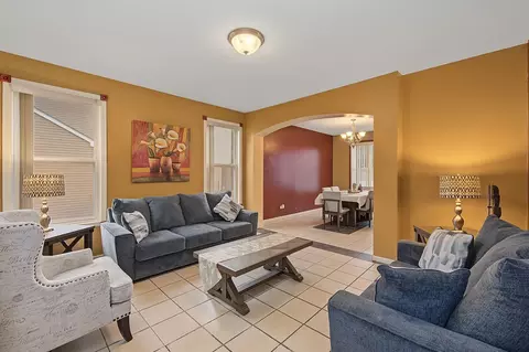 Living - 11323 Glenbrook Cir, Plainfield, IL 60585 photo 1 of 4