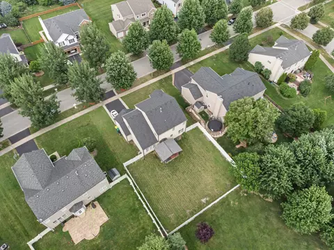 View/Area - 11323 Glenbrook Cir, Plainfield, IL 60585 photo 2 of 6