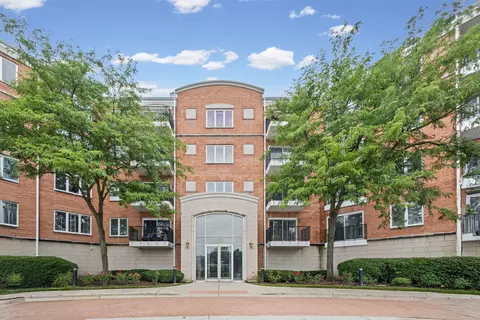 451 Town Place Cir #202, Buffalo Grove, IL 60089