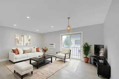 Living - 1219 E Washington St #A201, Des Plaines, IL 60016 photo 4 of 6