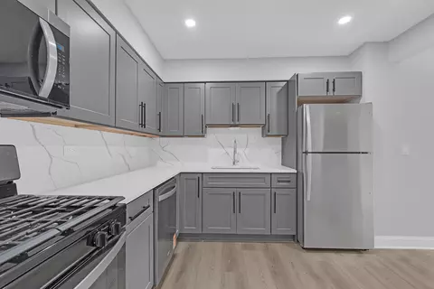 Kitchen - 1219 E Washington St #A201, Des Plaines, IL 60016 photo 1 of 3