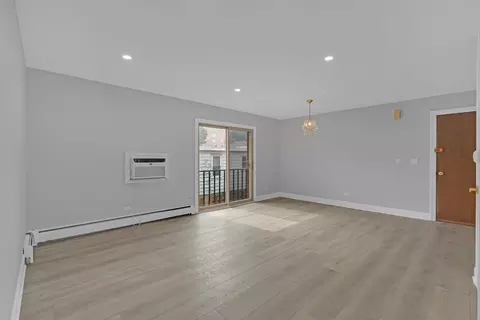 Living - 1219 E Washington St #A201, Des Plaines, IL 60016 photo 5 of 6