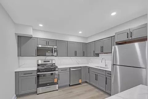 Kitchen - 1219 E Washington St #A201, Des Plaines, IL 60016 photo 3 of 3