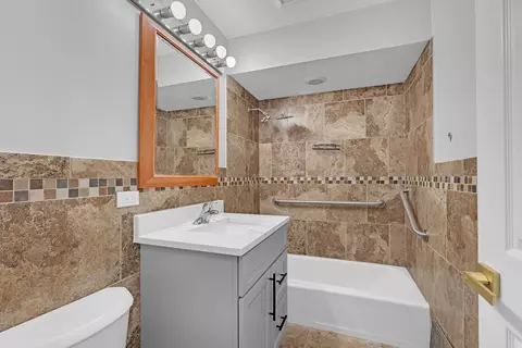 Bath - 1219 E Washington St #A201, Des Plaines, IL 60016 photo 1 of 1