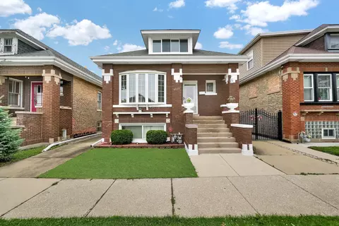 2326 Gunderson Ave, Berwyn, IL 60402