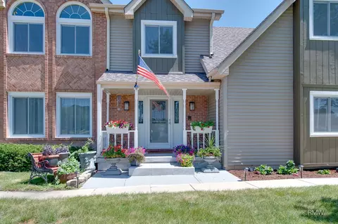 Exterior - 855 S Bartlett Rd, Bartlett, IL 60103 photo 2 of 10
