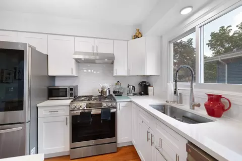 Kitchen - 855 S Bartlett Rd, Bartlett, IL 60103 photo 3 of 3
