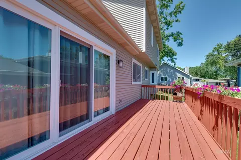 Exterior - 855 S Bartlett Rd, Bartlett, IL 60103 photo 9 of 10