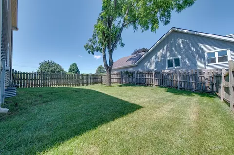Exterior - 855 S Bartlett Rd, Bartlett, IL 60103 photo 8 of 10