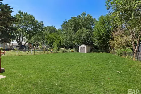 Exterior - 4902 Pyndale Dr, Mchenry, IL 60050 photo 5 of 6