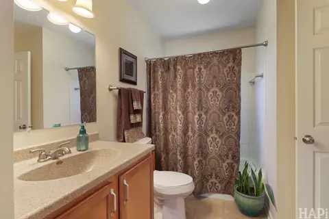 Bath - 4902 Pyndale Dr, Mchenry, IL 60050 photo 1 of 2