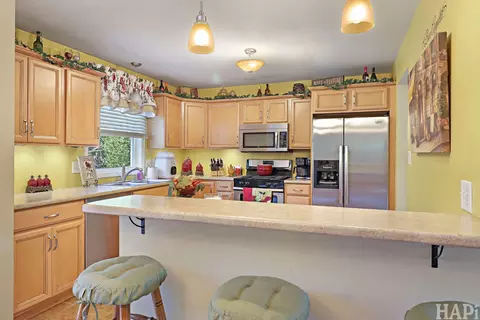 Kitchen - 4902 Pyndale Dr, Mchenry, IL 60050 photo 3 of 3