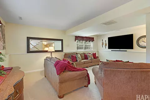 Living - 4902 Pyndale Dr, Mchenry, IL 60050 photo 3 of 4