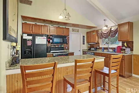 Kitchen - 214 Augusta Dr, Mchenry, IL 60050 photo 2 of 5