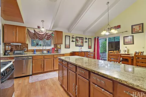 Kitchen - 214 Augusta Dr, Mchenry, IL 60050 photo 5 of 5