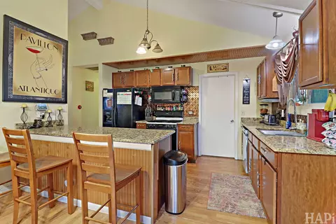 Kitchen - 214 Augusta Dr, Mchenry, IL 60050 photo 4 of 5