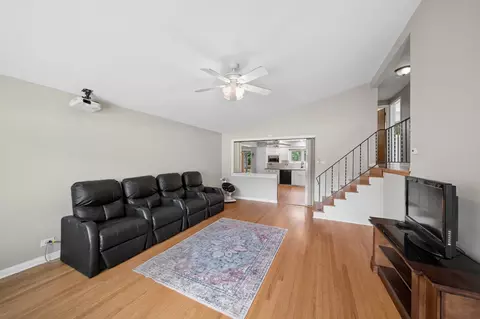 Living - 17 W320 Scheel Dr, Willowbrook, IL 60527 photo 2 of 3