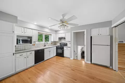 Kitchen - 17 W320 Scheel Dr, Willowbrook, IL 60527 photo 2 of 2