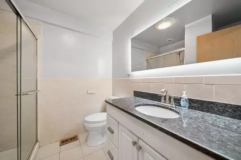 Bath - 17 W320 Scheel Dr, Willowbrook, IL 60527 photo 2 of 3