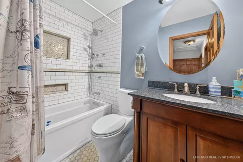 Bath - 371 S Western Ave, Bartlett, IL 60103 photo 3 of 3
