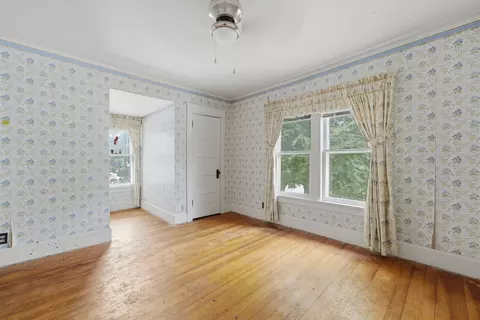 Bedroom - 1854 27th St, Moline, IL 61265 photo 4 of 4