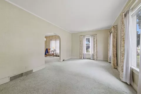 Living - 1854 27th St, Moline, IL 61265 photo 3 of 4