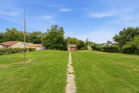 Exterior - 1854 27th St, Moline, IL 61265 photo 6 of 10