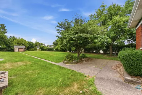 Exterior - 1854 27th St, Moline, IL 61265 photo 3 of 10