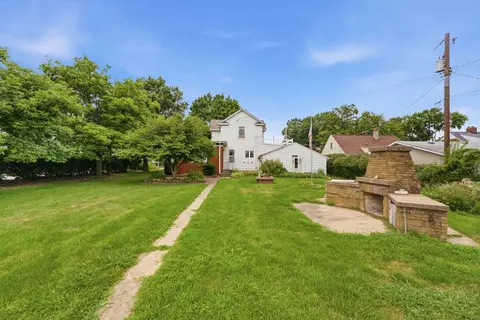 Exterior - 1854 27th St, Moline, IL 61265 photo 7 of 10