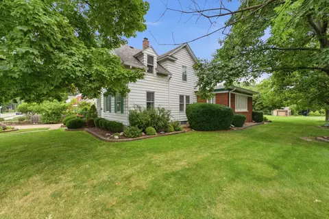 Exterior - 1854 27th St, Moline, IL 61265 photo 10 of 10