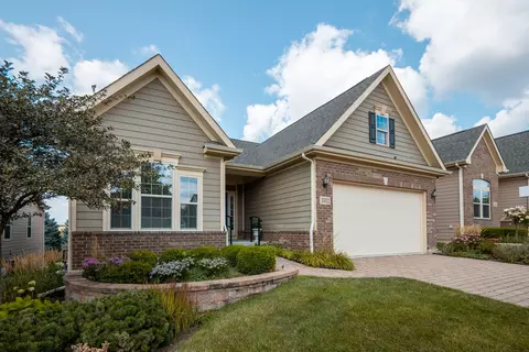 3812 Ridge Pointe Dr, Geneva, IL 60134